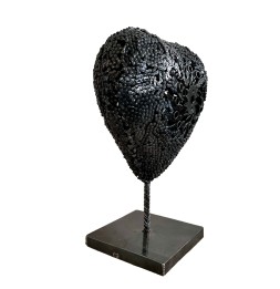 Coeur noir chaines sculpture métallique 45x30x20cm