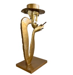 Homme chapeau sculpture métallique 70x40x25cm