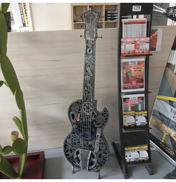 Guitare électrique sculpture métallique 145x45x35cm