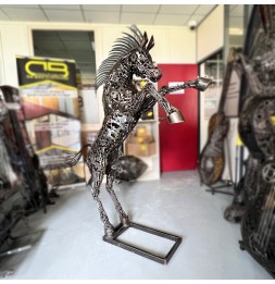 Cheval cabré sculpture métallique 160x170x40cm