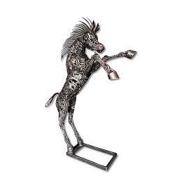 Cheval cabré sculpture...