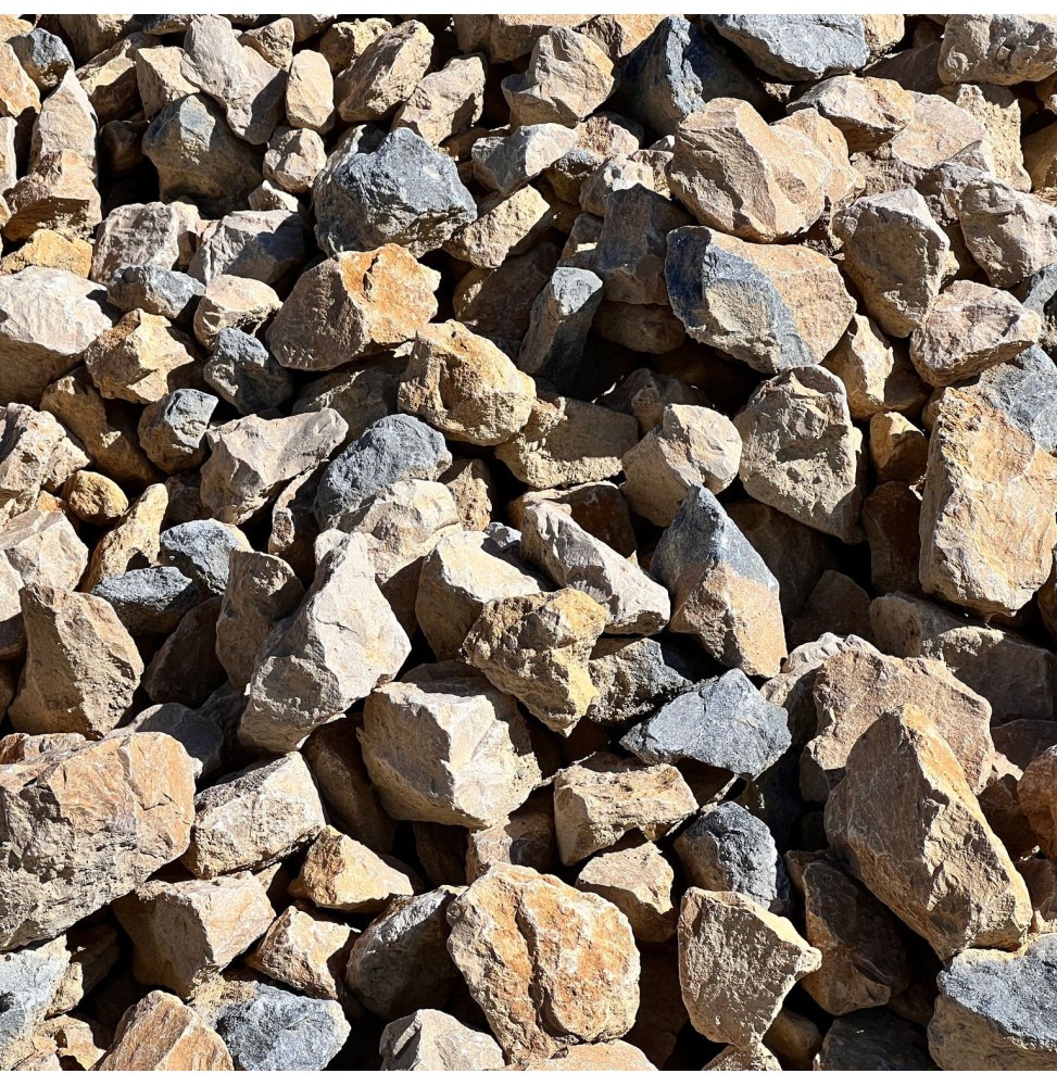 Pierre à gabion jaune et bleu mélangées en vrac